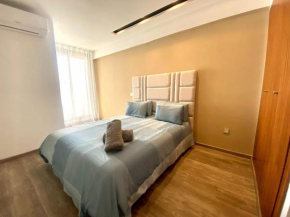 Pearl 38 - Elegant, new, near the sea w/ balcony